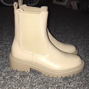 Size 8 combat boot billini brand